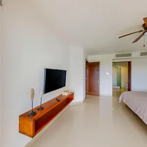  Apartment Hakuna Matata 725n At Mareazul Beachfront